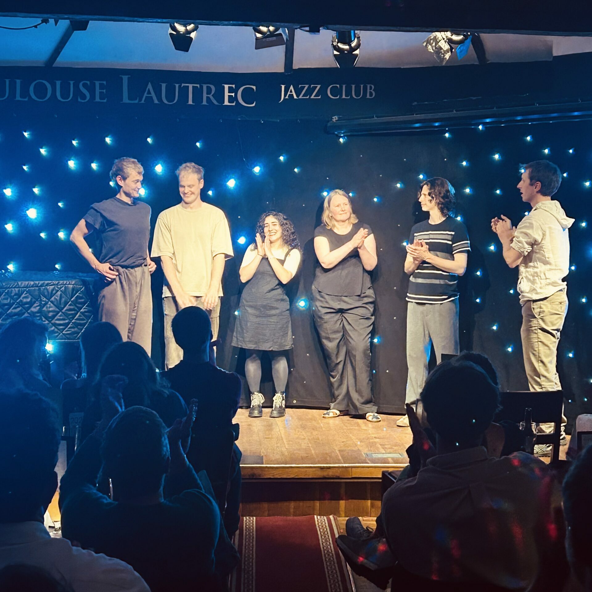 improv show applause 1