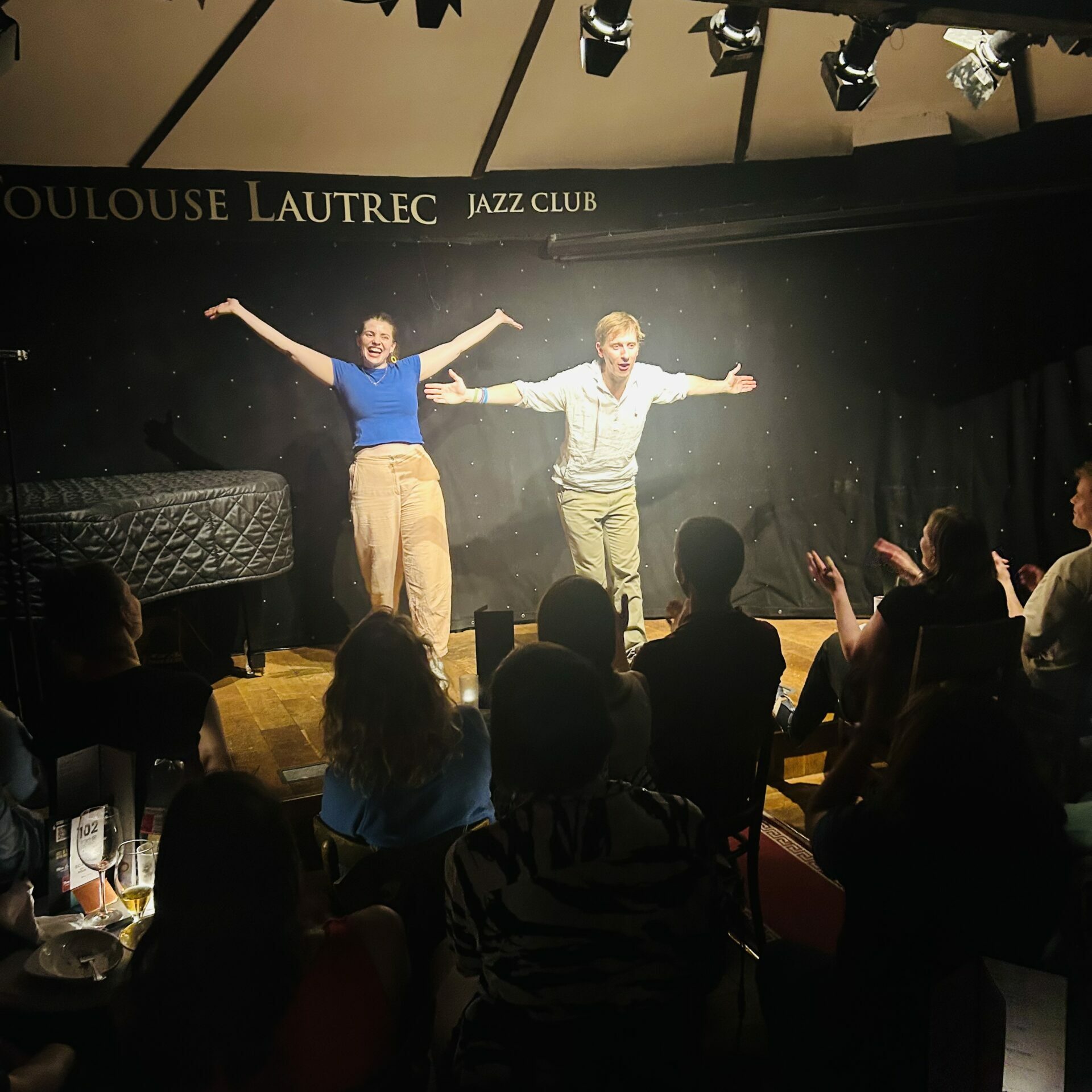 Improv show applause 2